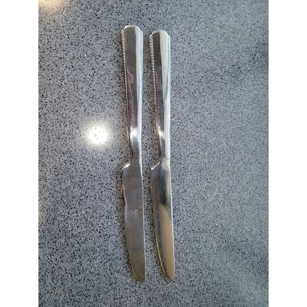 Set of 2 Oneida Gable Dinner Knives Stainless Steel Flatware 9"